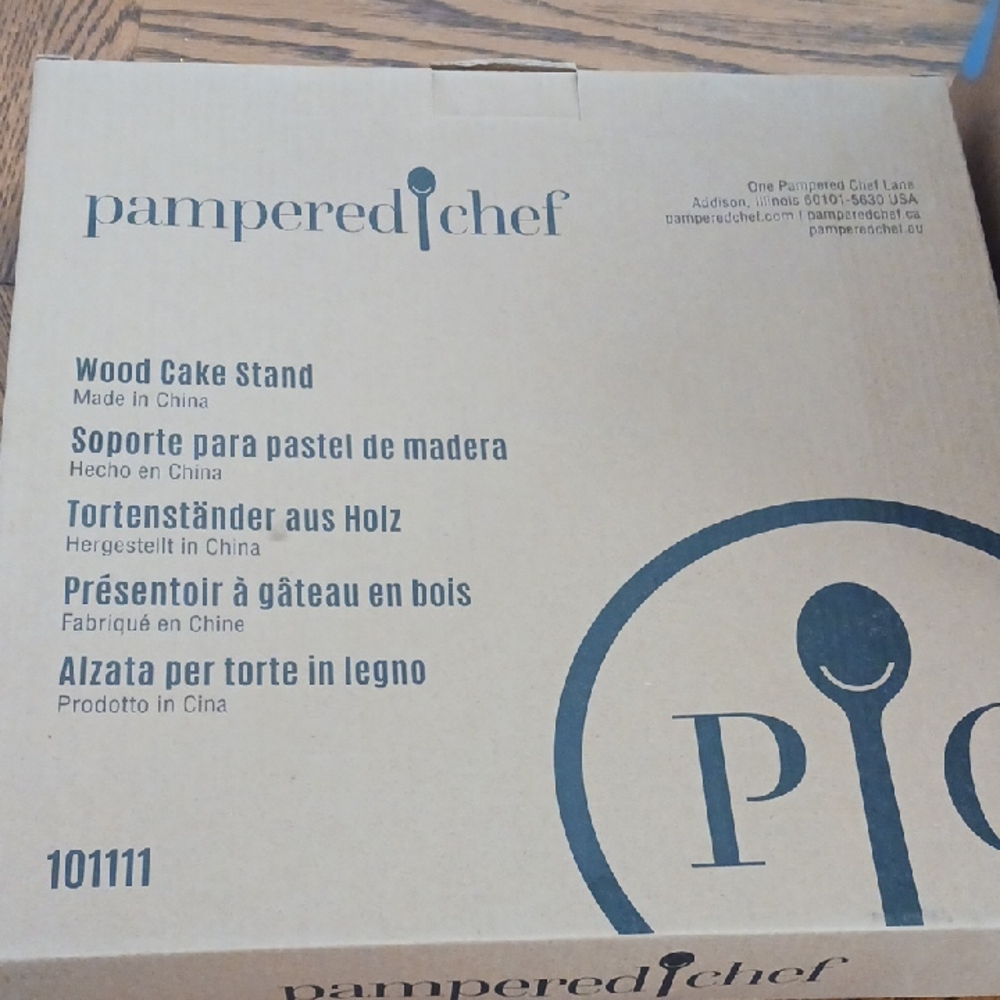 New Pampered Chef Natural Wood Display Stand
